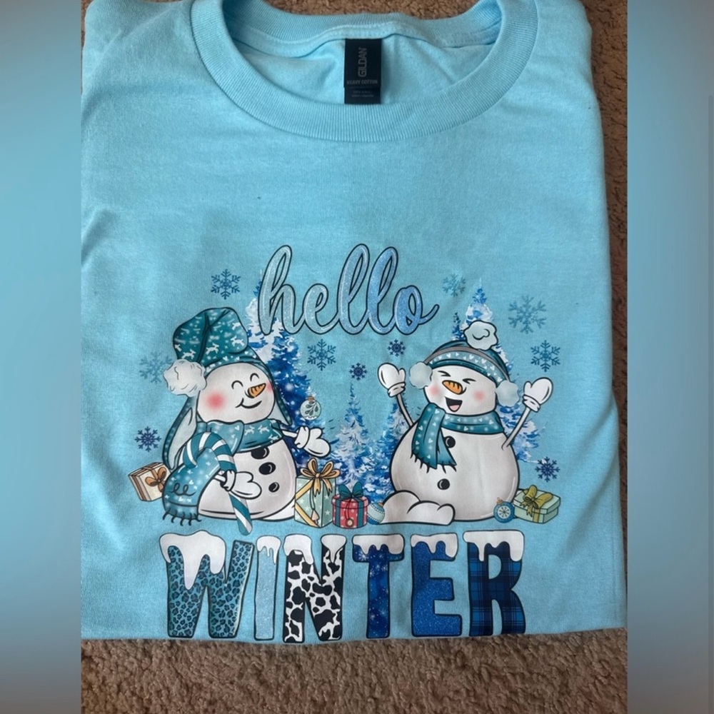 Gildan Women's Short Sleeve Tee - Light Blue with Snowmen
